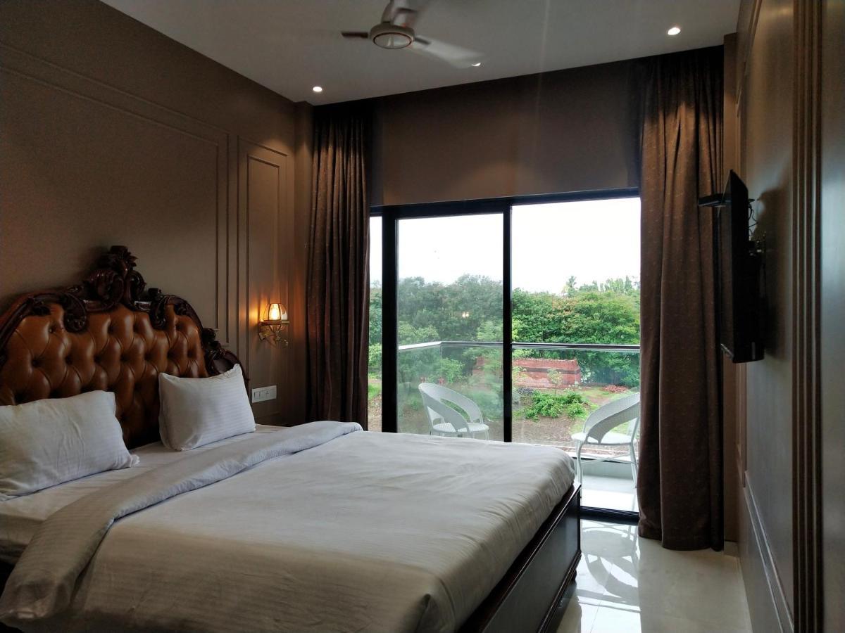 Paramount Riverfront Resort & Spa, 카르자트 외부 사진