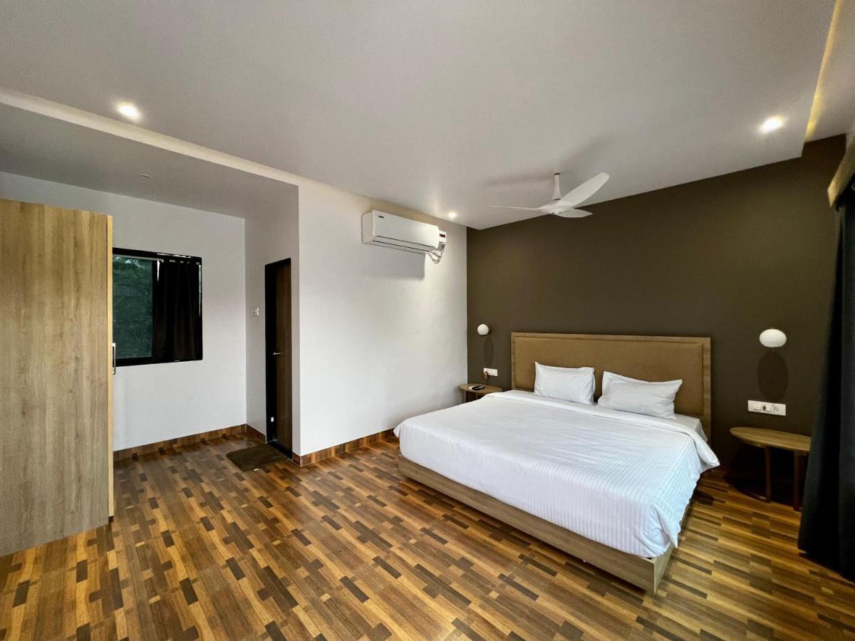 Paramount Riverfront Resort & Spa, 카르자트 외부 사진
