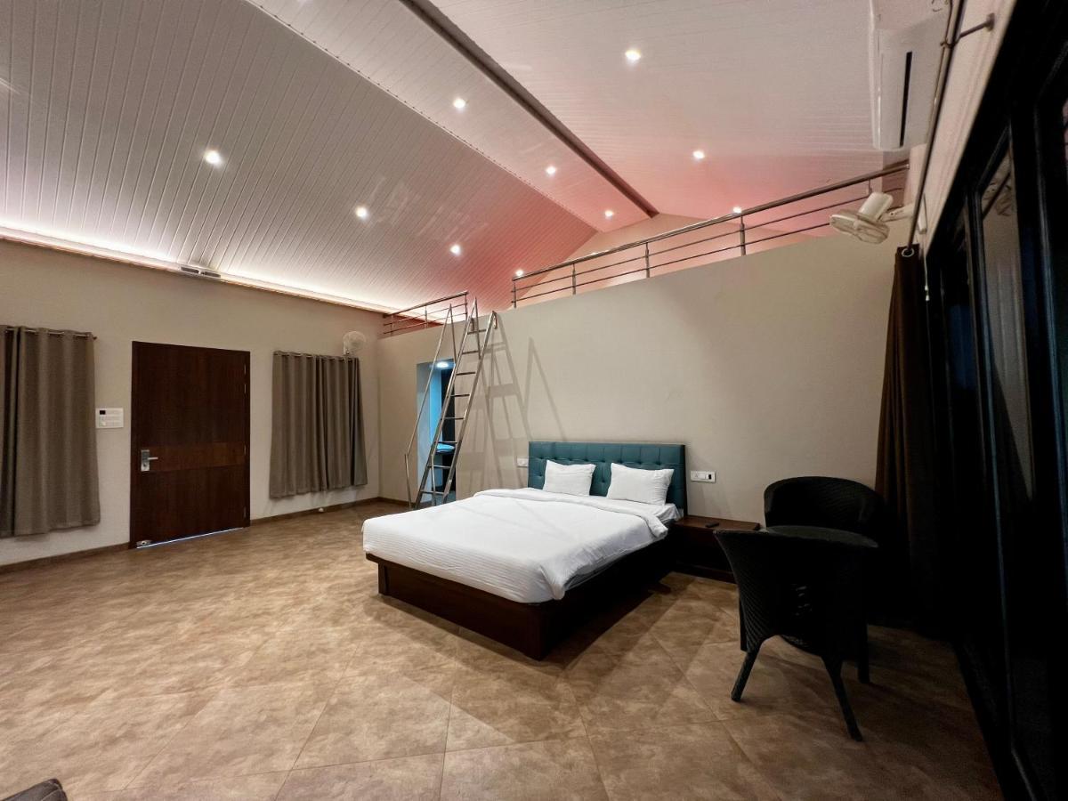 Paramount Riverfront Resort & Spa, 카르자트 외부 사진