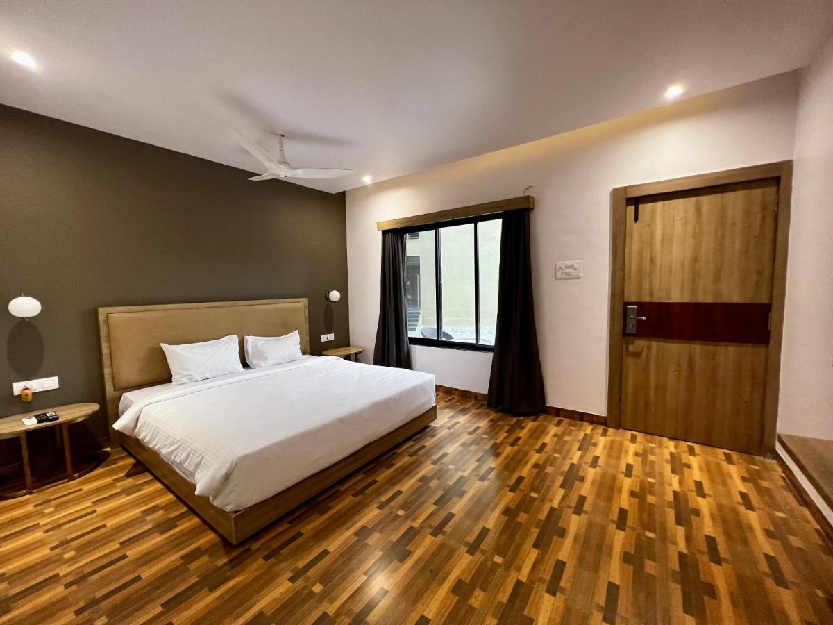 Paramount Riverfront Resort & Spa, 카르자트 외부 사진