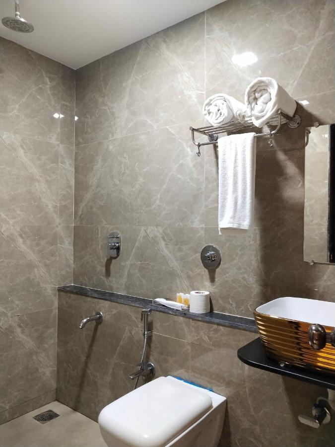 Paramount Riverfront Resort & Spa, 카르자트 외부 사진