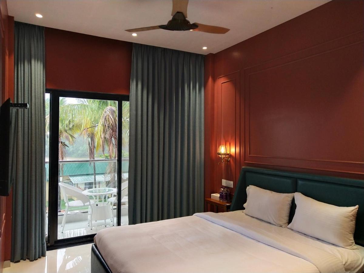 Paramount Riverfront Resort & Spa, 카르자트 외부 사진