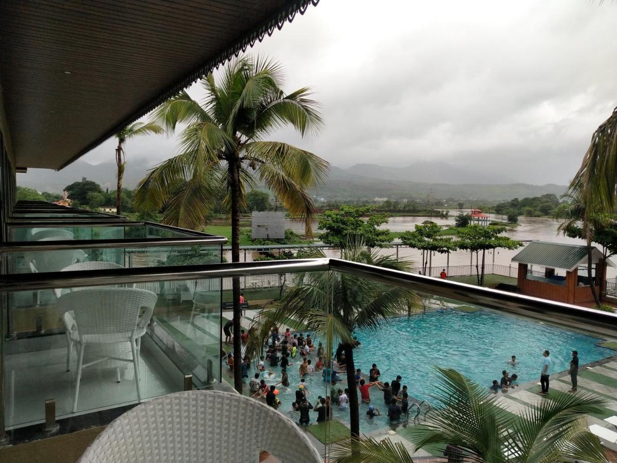 Paramount Riverfront Resort & Spa, 카르자트 외부 사진