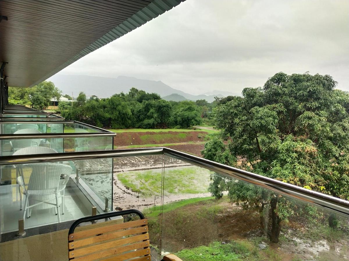 Paramount Riverfront Resort & Spa, 카르자트 외부 사진