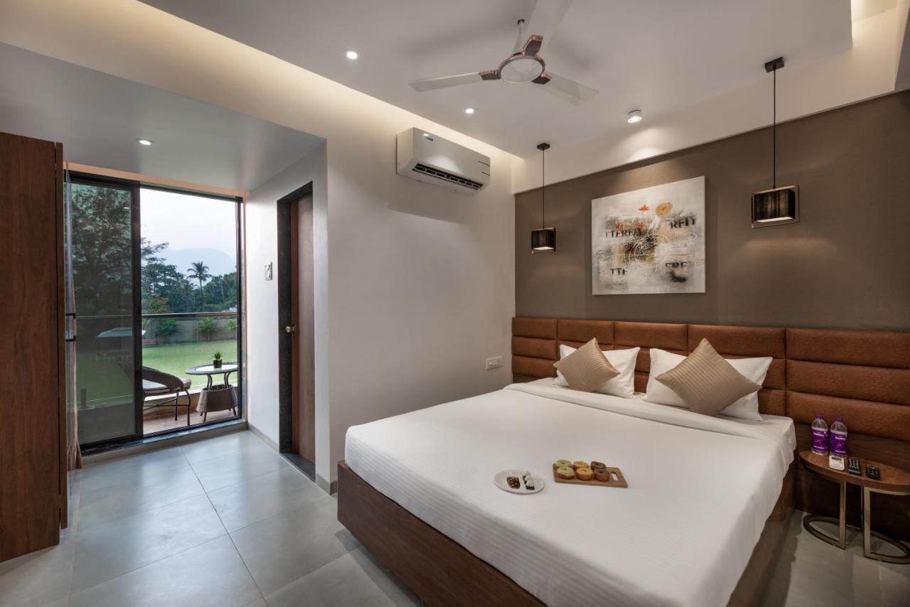 Paramount Riverfront Resort & Spa, 카르자트 외부 사진