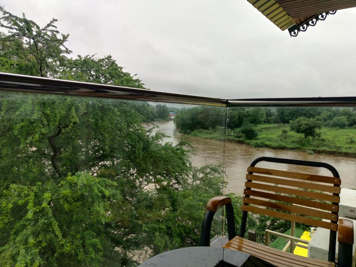 Paramount Riverfront Resort & Spa, 카르자트 외부 사진
