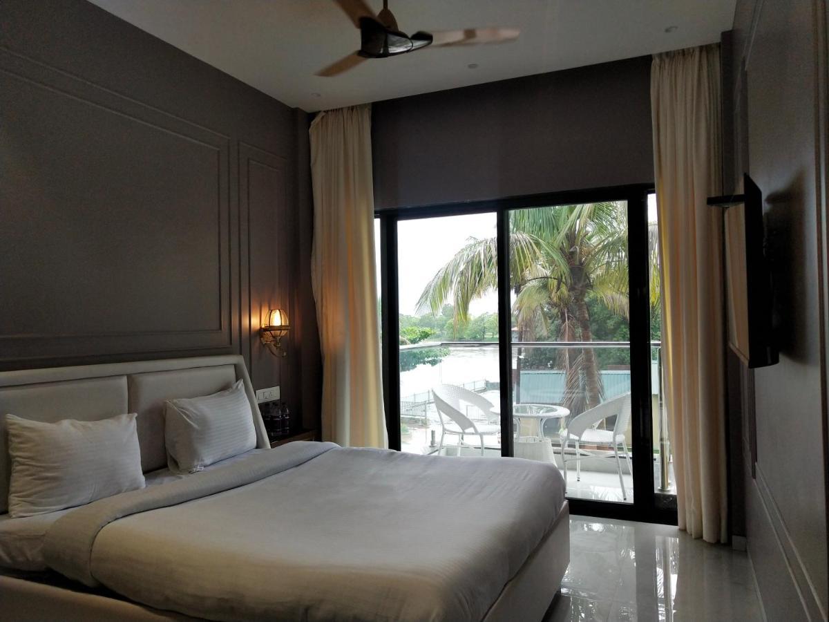 Paramount Riverfront Resort & Spa, 카르자트 외부 사진
