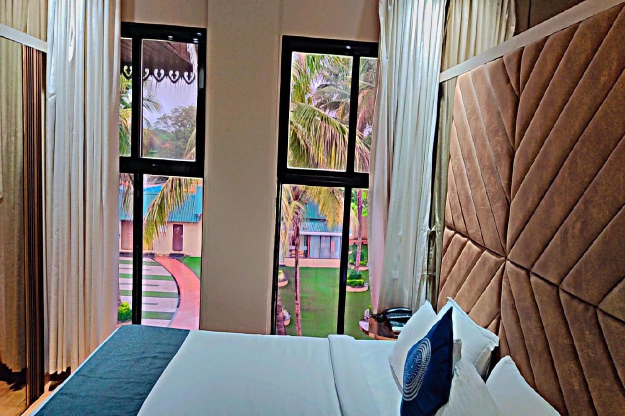 Paramount Riverfront Resort & Spa, 카르자트 외부 사진
